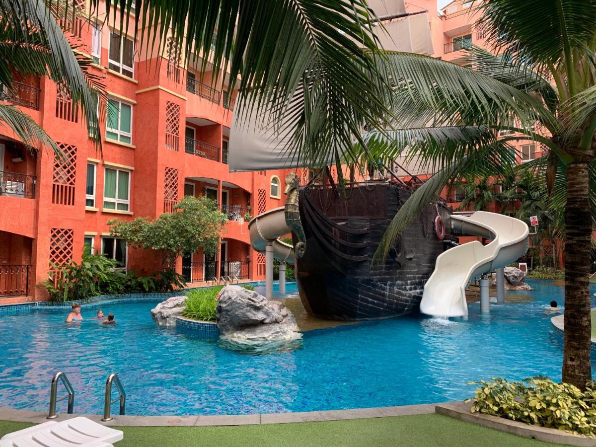 Seven Seas Condo Resort Praia de Jomtien Exterior foto