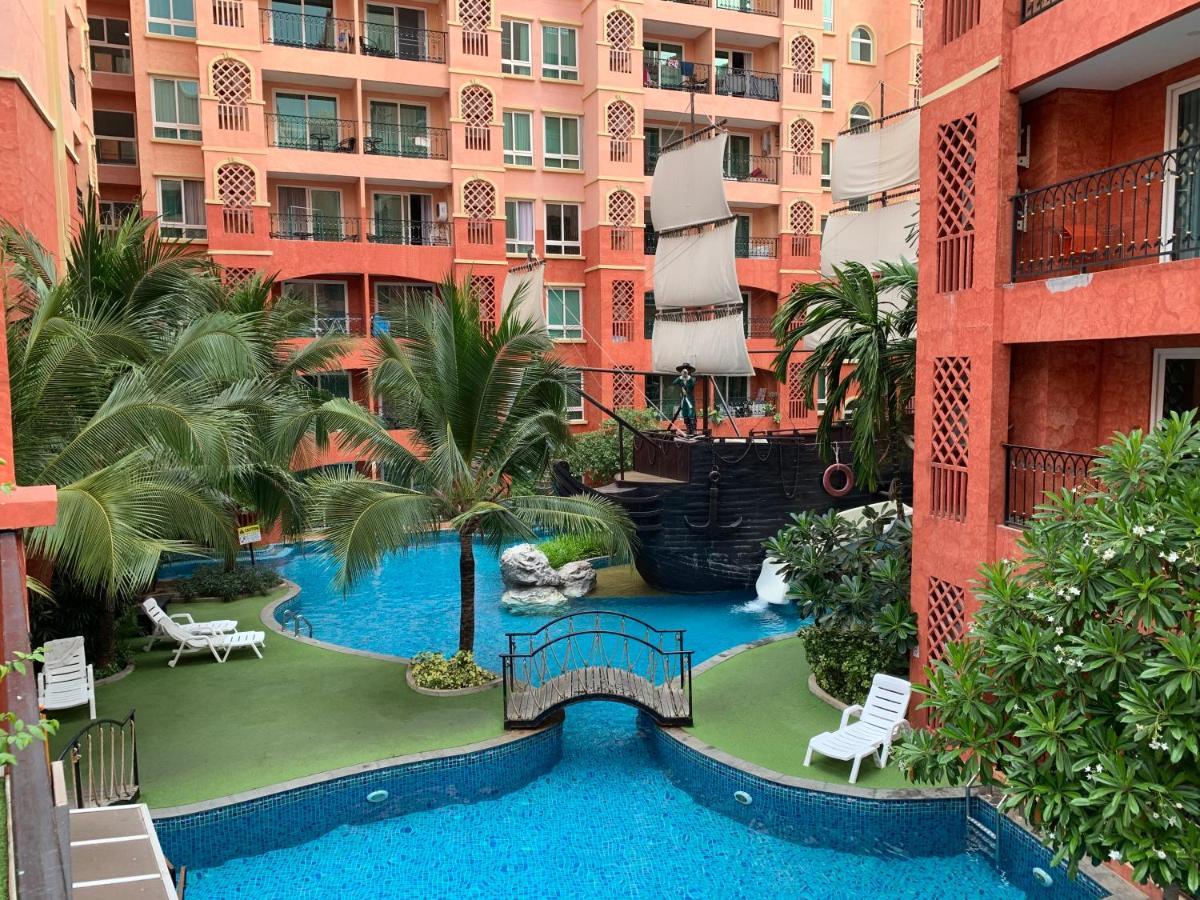 Seven Seas Condo Resort Praia de Jomtien Exterior foto