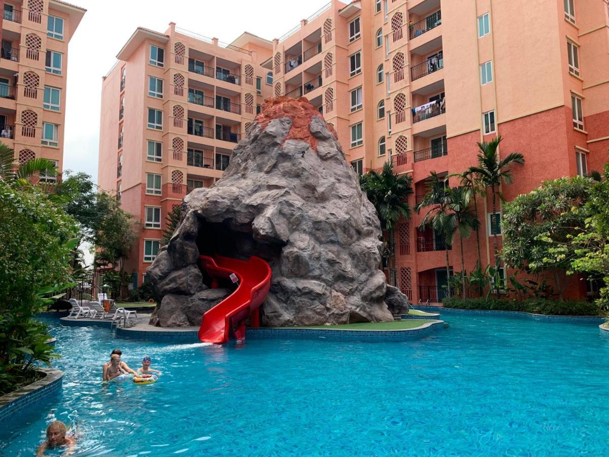 Seven Seas Condo Resort Praia de Jomtien Exterior foto