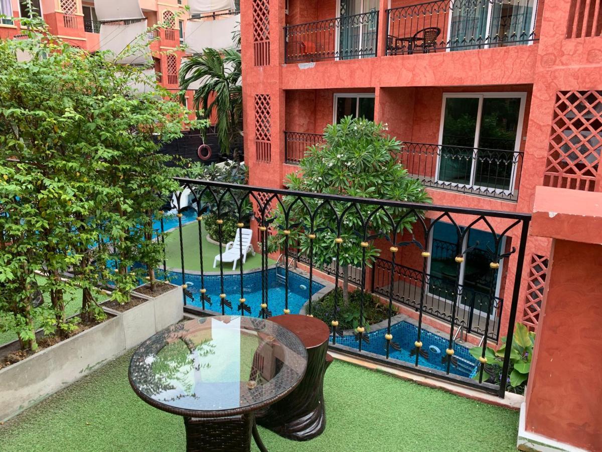 Seven Seas Condo Resort Praia de Jomtien Exterior foto