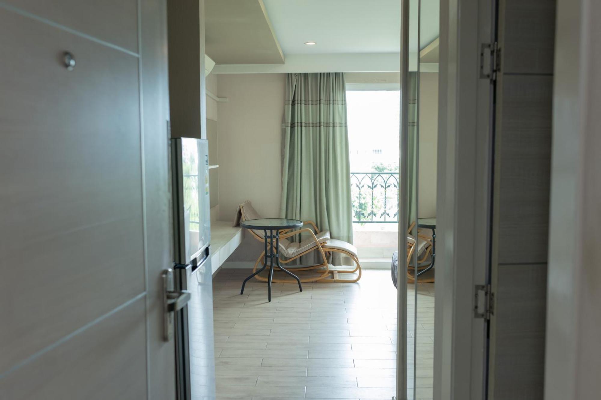 Seven Seas Condo Resort Praia de Jomtien Exterior foto